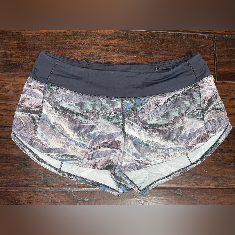Lululemon Speed Up Short 2.5” size: 8 grey waist band w/multi color print